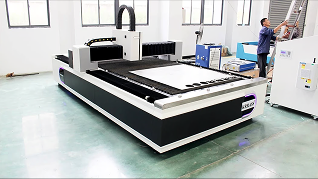 Fiber Laser Metal Cutting Machine - SignJunction's advanced manufacturing equipment